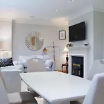 Town 2 Bedrooms Apartman *