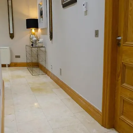 Town 2 Bedrooms * مولينجار